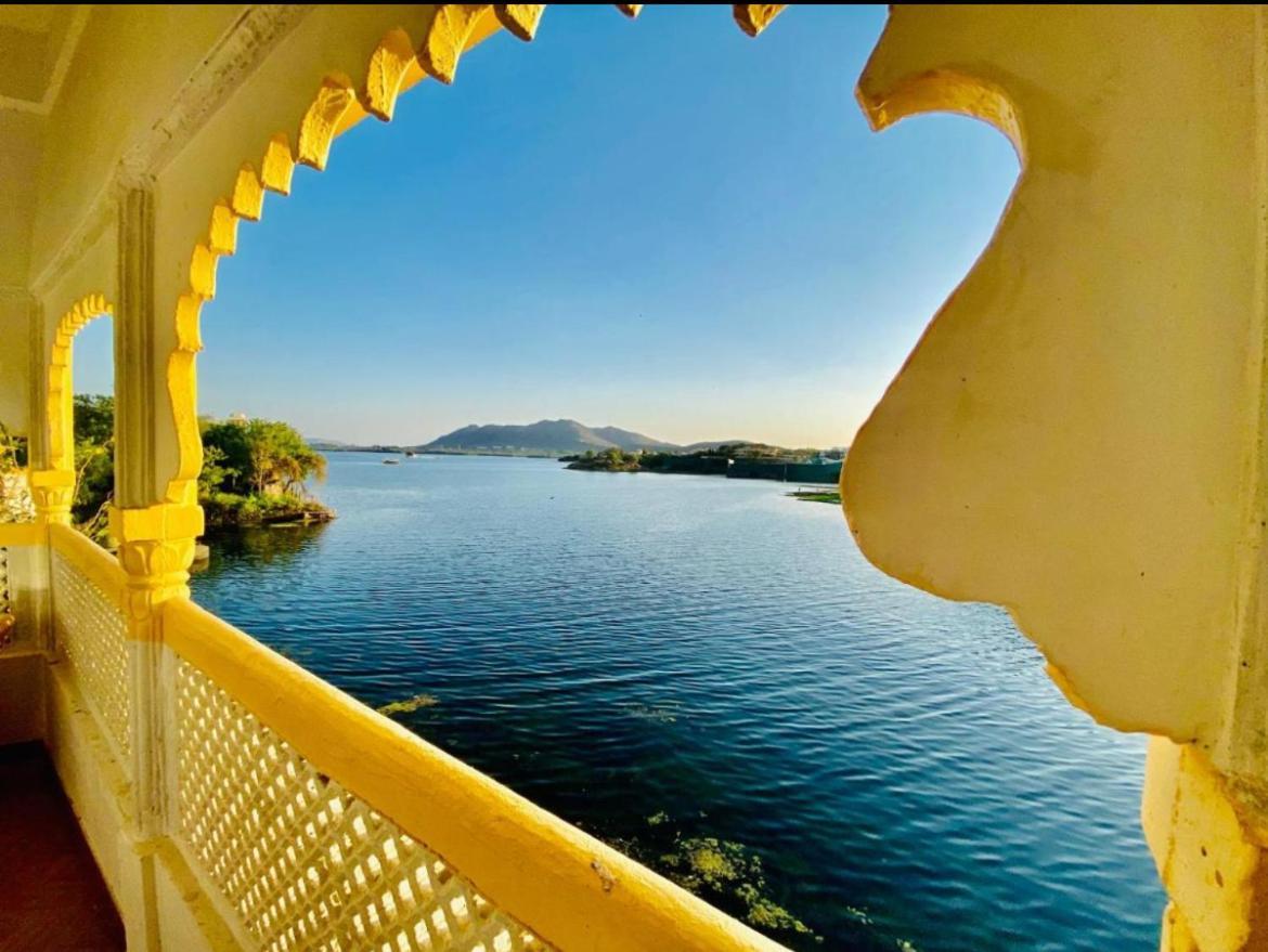 Vallabhgarh A Lake Facing Balcony Удайпур Экстерьер фото